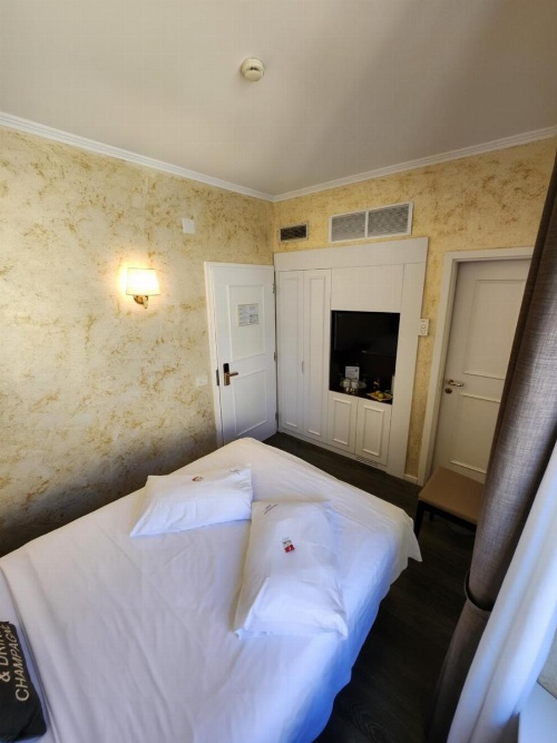 Hotel Millennium image 22