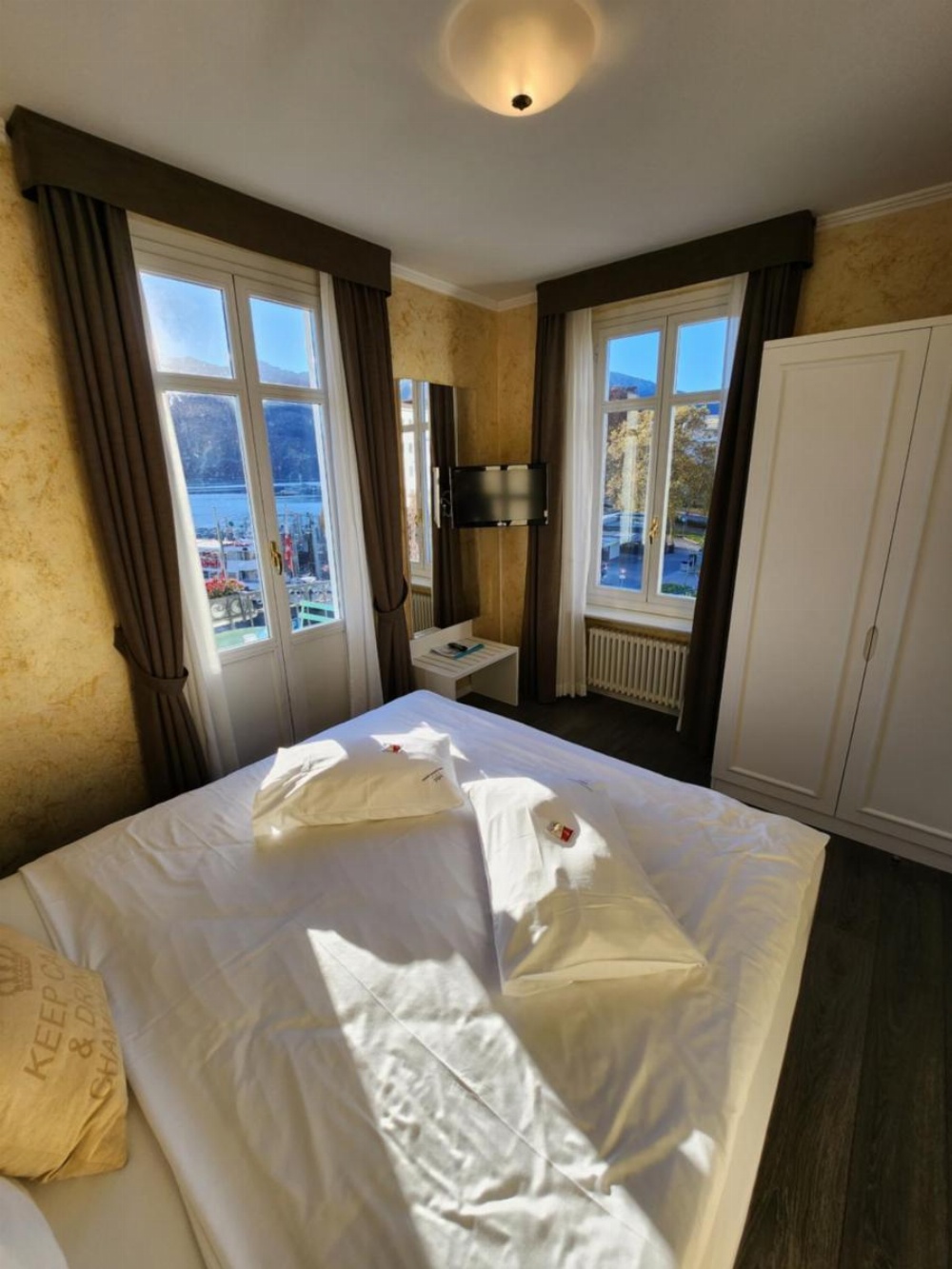 Superior Double Room with Balcony and Lake View